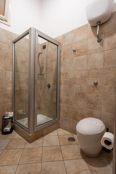 Diamond Hotel 32 - Bathroom Example