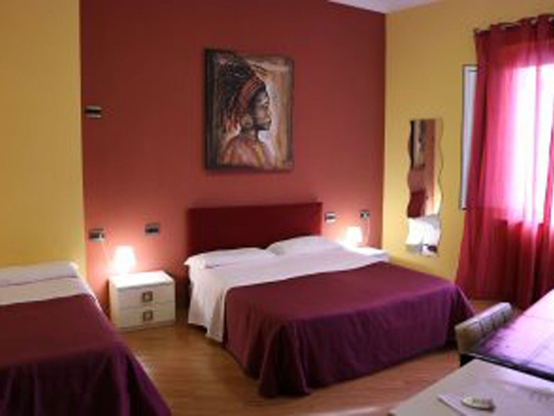 Diamond Hotel 43 - Room Example