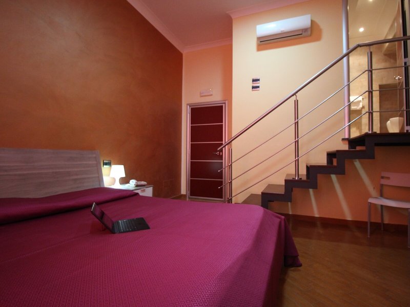 Diamond Hotel 48 - Room Example