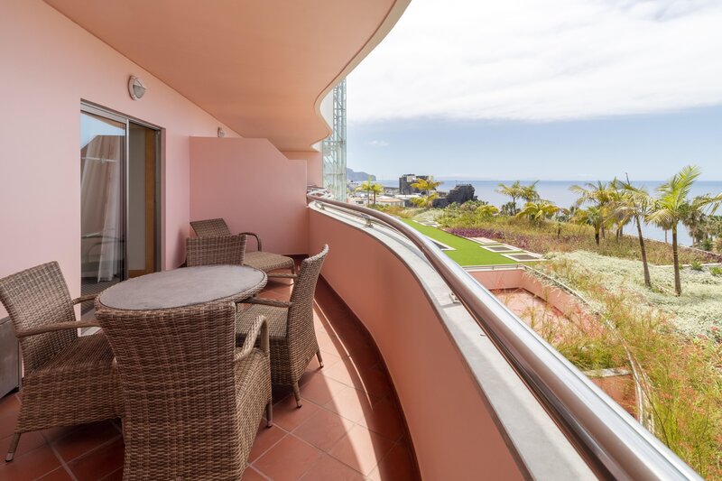 Royal Savoy Hotel 62