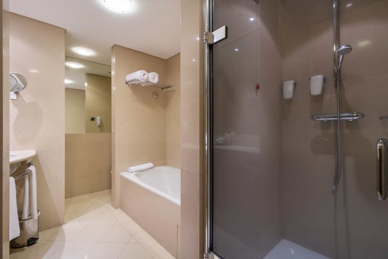 Royal Savoy Hotel 19