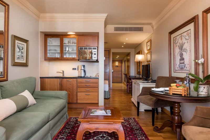 Royal Savoy Hotel 21