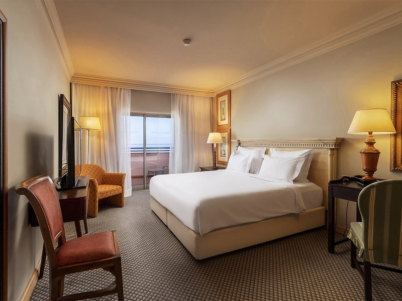 Royal Savoy Hotel 10