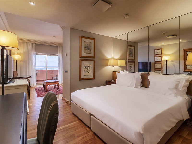 Royal Savoy Hotel 11