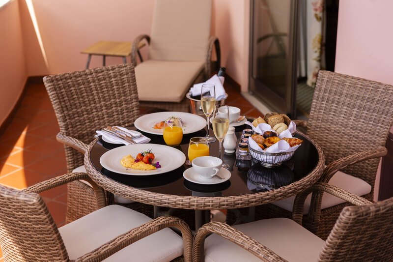Royal Savoy Hotel 87