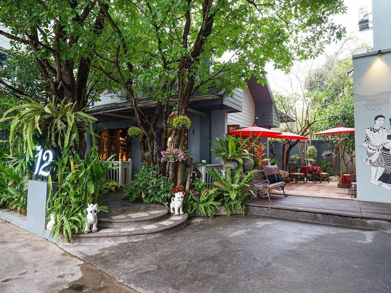 At Pingnakorn Hotel Nimmanhaeminda Road 1