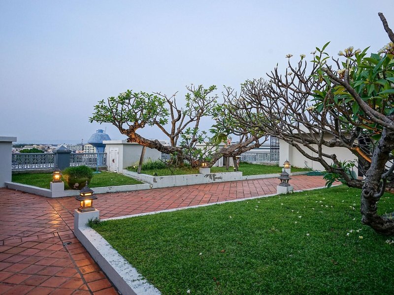 At Pingnakorn Hotel Nimmanhaeminda Road 5