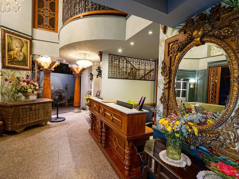 At Pingnakorn Hotel Nimmanhaeminda Road 13