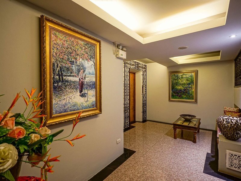 At Pingnakorn Hotel Nimmanhaeminda Road 14