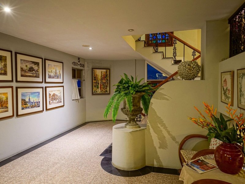 At Pingnakorn Hotel Nimmanhaeminda Road 18