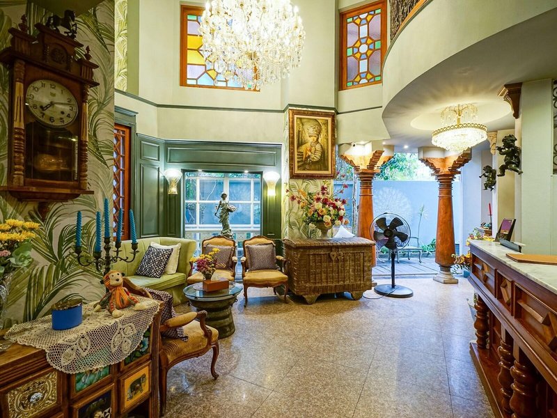 At Pingnakorn Hotel Nimmanhaeminda Road 23