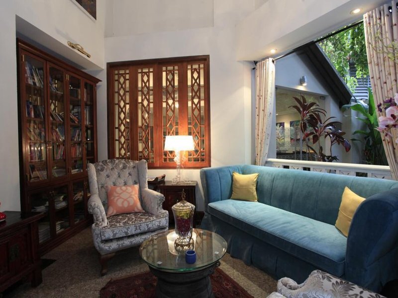 At Pingnakorn Hotel Nimmanhaeminda Road 30