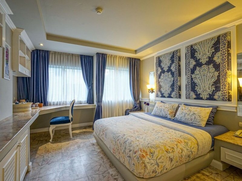 At Pingnakorn Hotel Nimmanhaeminda Road 35