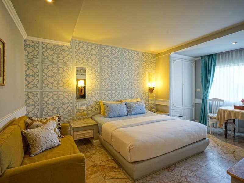 At Pingnakorn Hotel Nimmanhaeminda Road 38