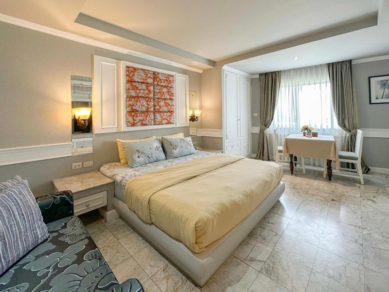 At Pingnakorn Hotel Nimmanhaeminda Road 42