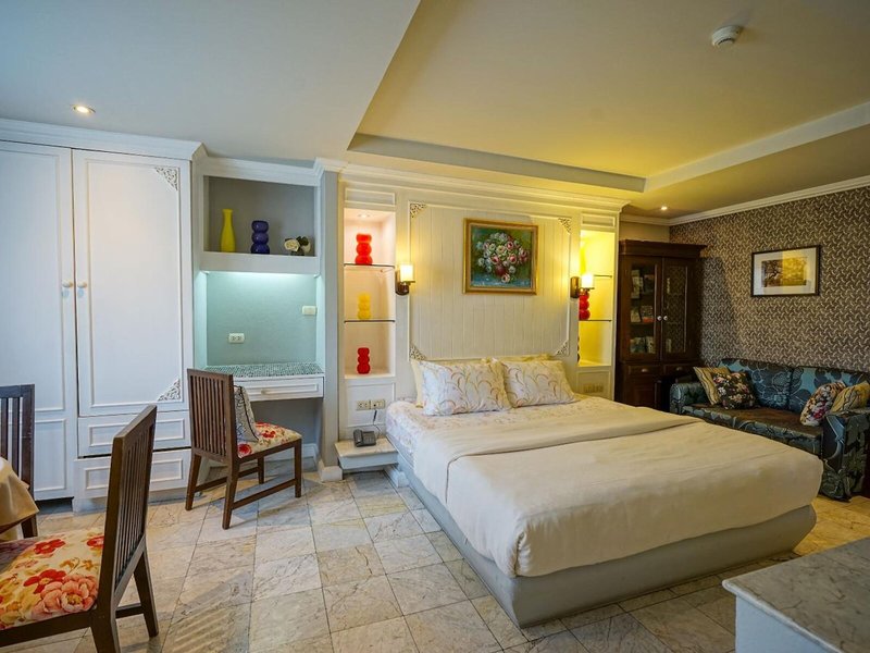 At Pingnakorn Hotel Nimmanhaeminda Road 45