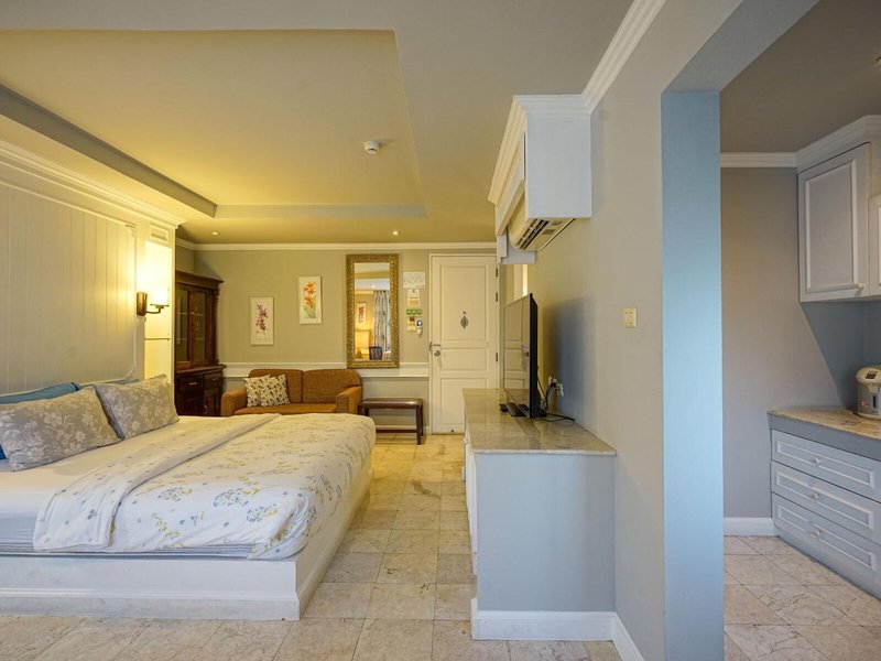 At Pingnakorn Hotel Nimmanhaeminda Road 46