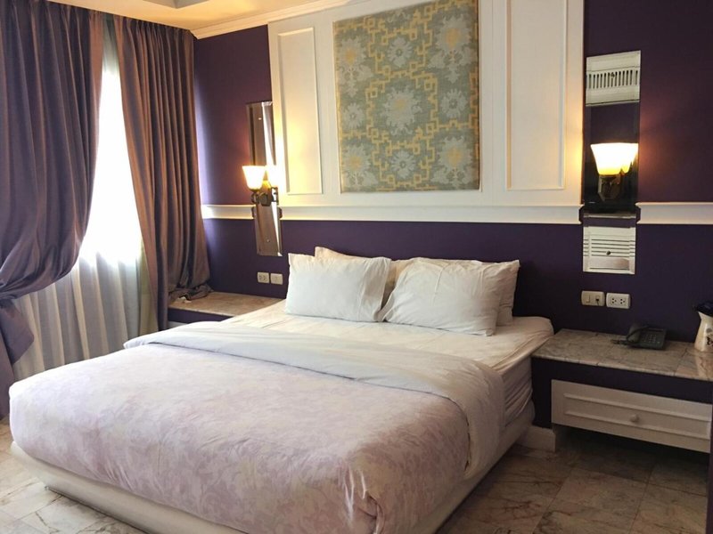 At Pingnakorn Hotel Nimmanhaeminda Road 48