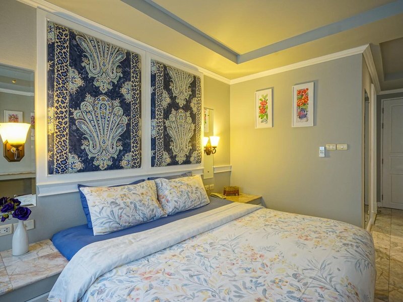 At Pingnakorn Hotel Nimmanhaeminda Road 50