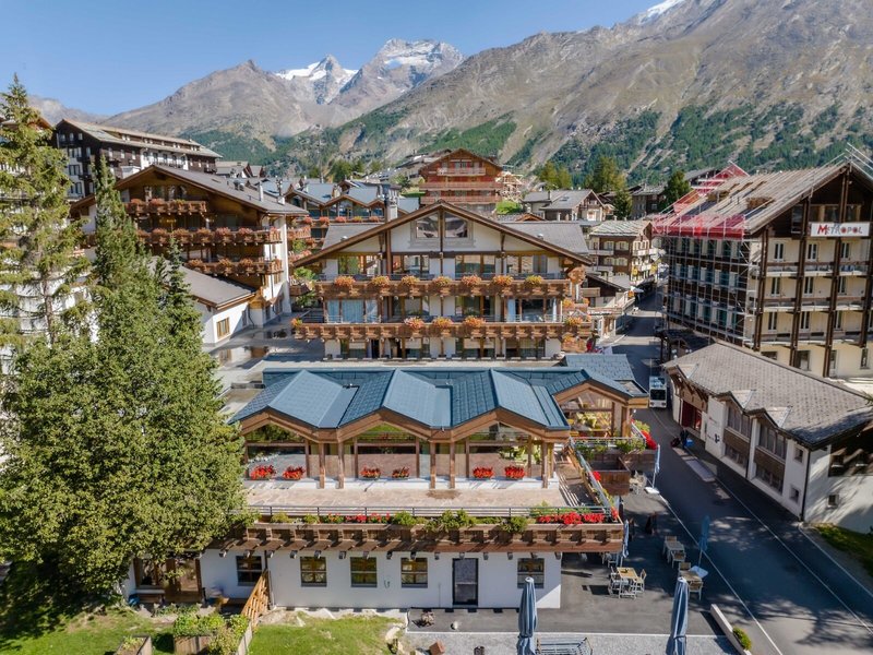 Ferienart Resort & Spa Saas Fee 1