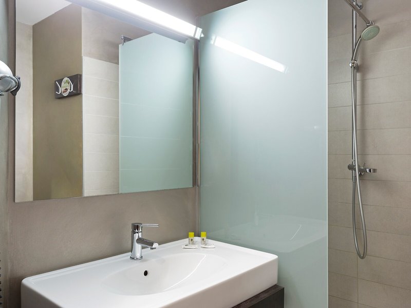 B&B HOTEL Milano Monza 25 - Bathroom Example