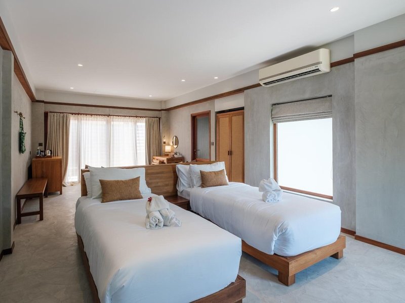 Banana Fan Sea Resort 36