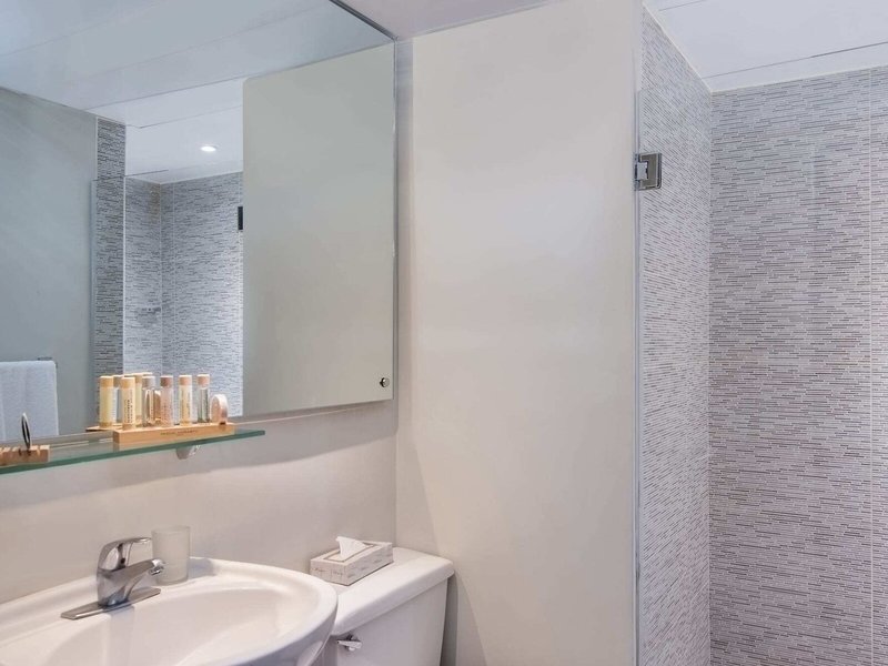 Hodelpa Caribe Colonial 44 - Bathroom Example