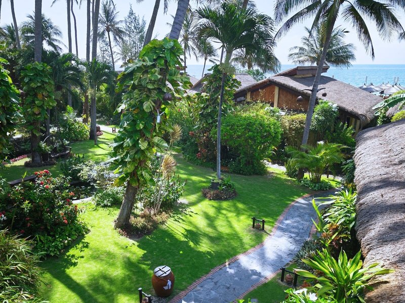 Bamboo Village Beach Resort & Spa 12