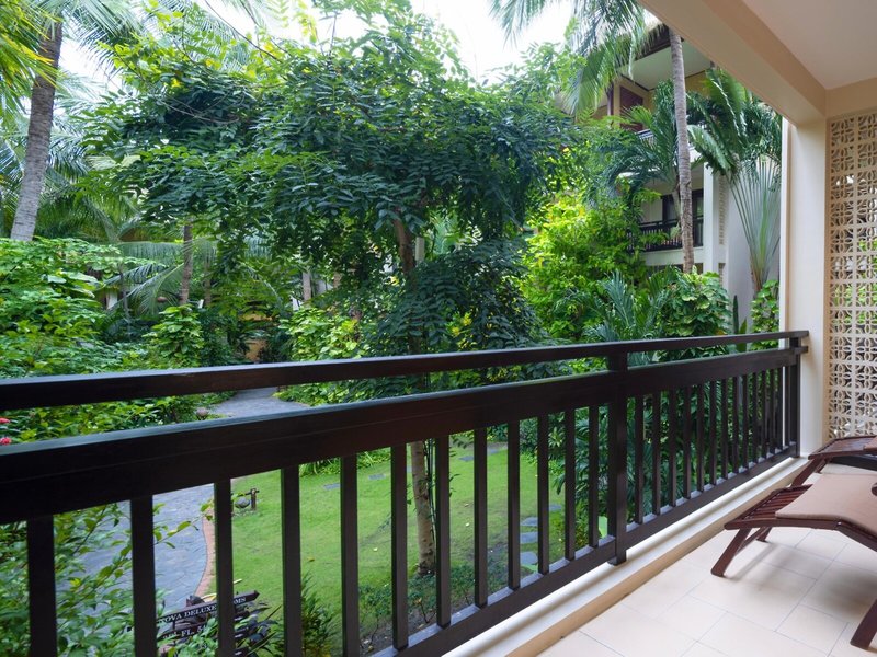 Bamboo Village Beach Resort & Spa 32