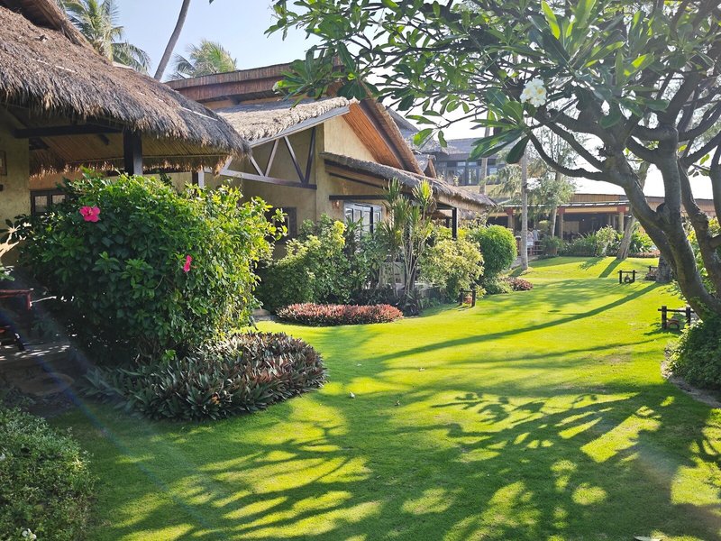 Bamboo Village Beach Resort & Spa 38