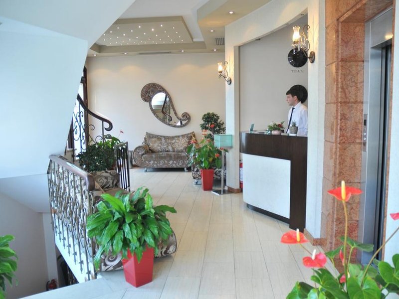 MonarC Hotel 2