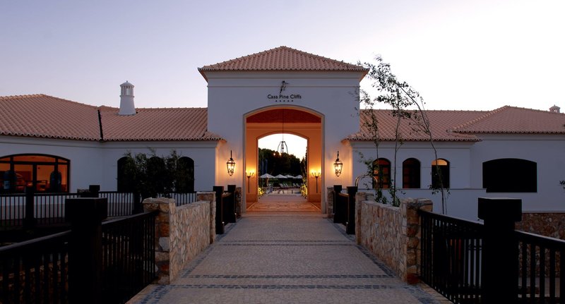 Pine Cliffs Residence, a Luxury Collection Resort 11
