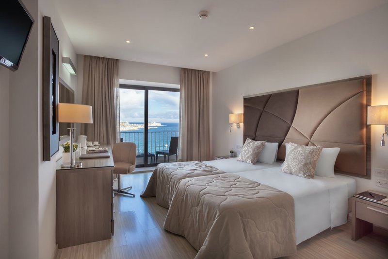 Plaza Hotels - Plaza 10