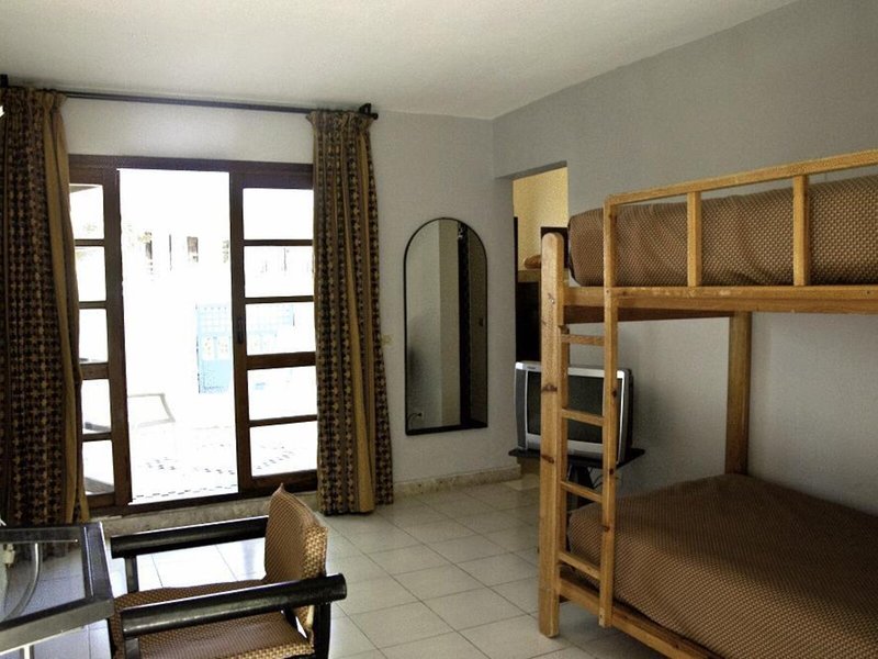 Club El Pueblo Tamlelt 40