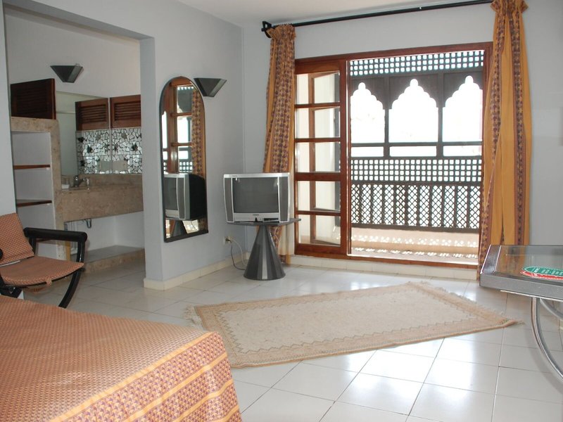 Club El Pueblo Tamlelt 50