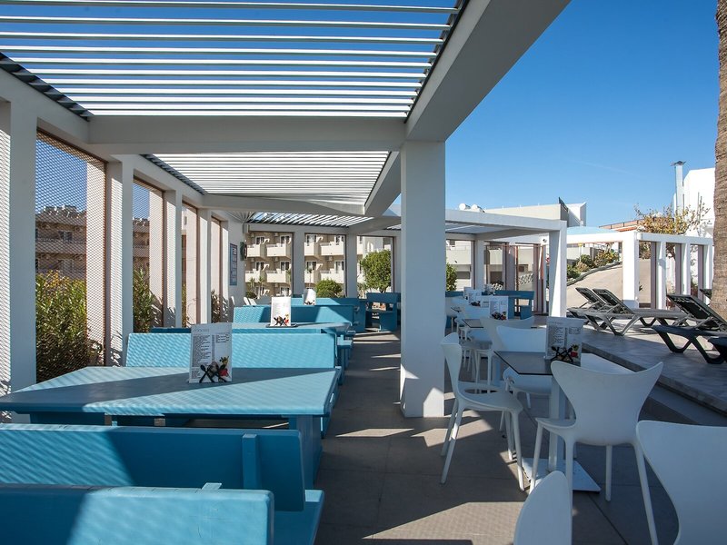 Hillside Studios & Apartments 20