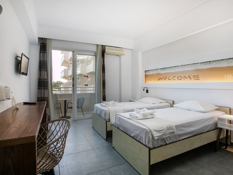 Hillside Studios & Apartments 28