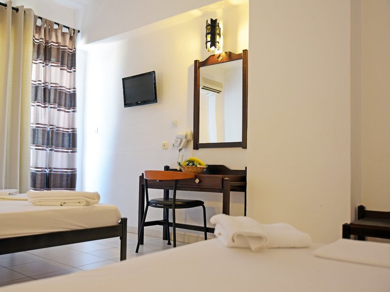 Hillside Studios & Apartments 30