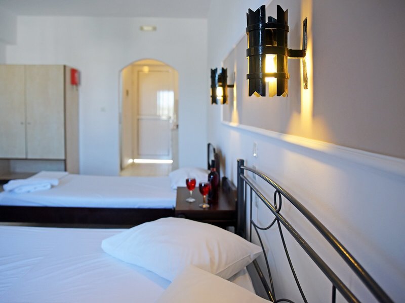 Hillside Studios & Apartments 31