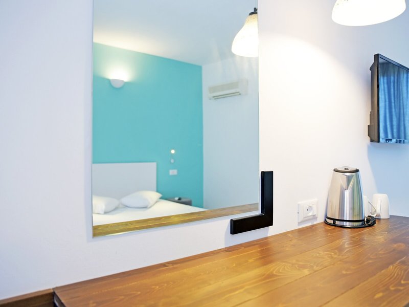 Hillside Studios & Apartments 49