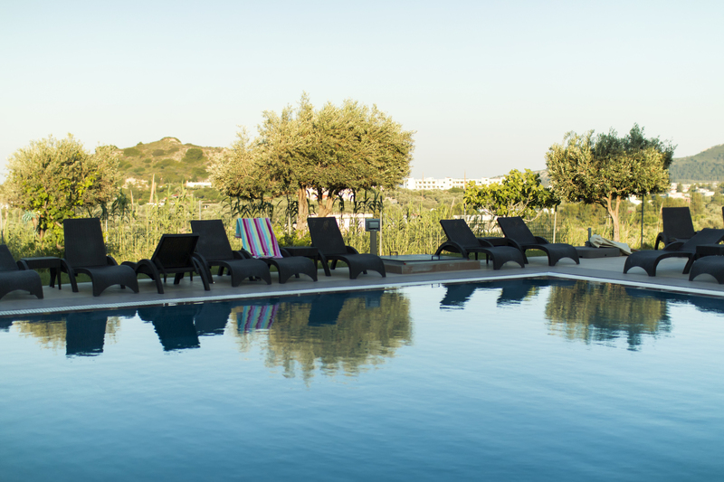 Hillside Studios & Apartments 2