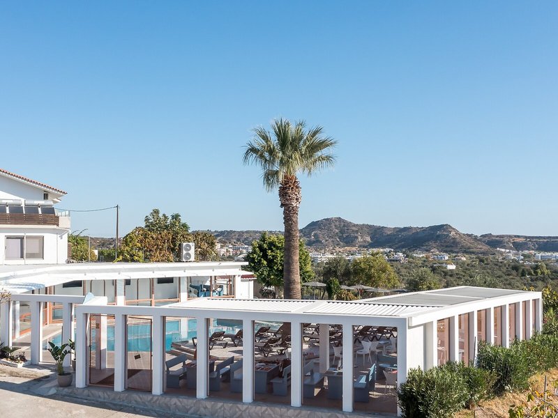 Hillside Studios & Apartments 16
