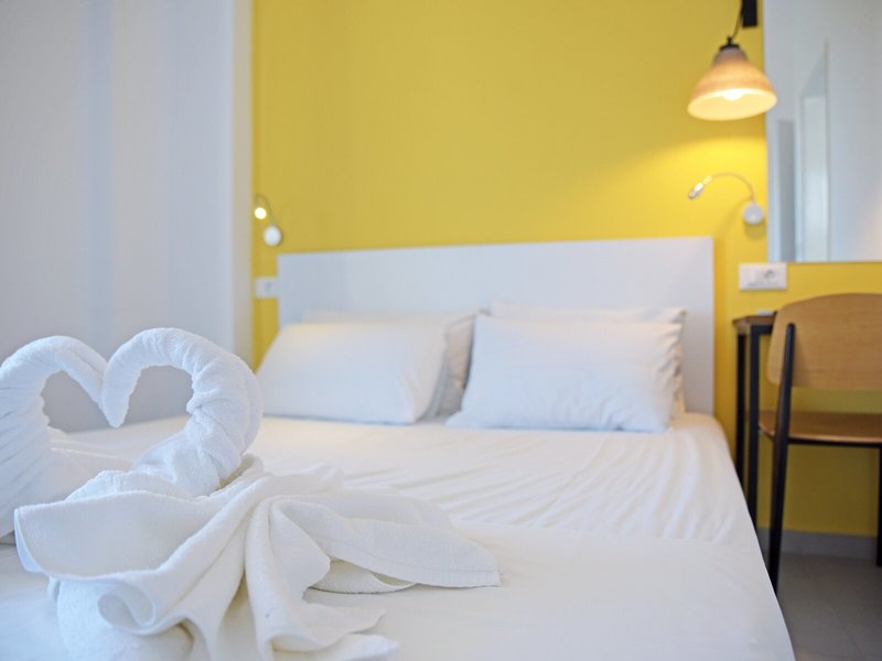 Hillside Studios & Apartments 38