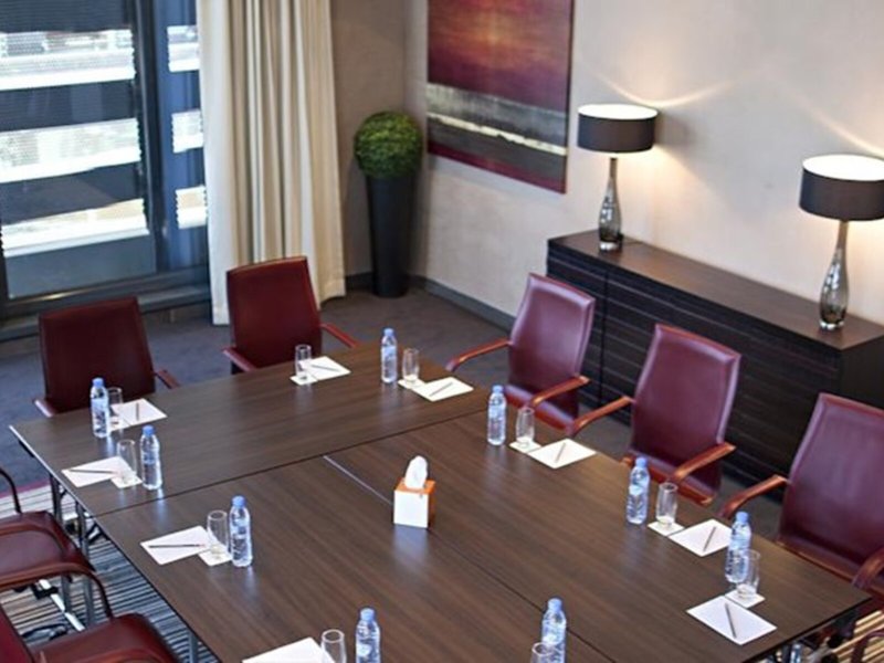 Centro Capital Centre 6