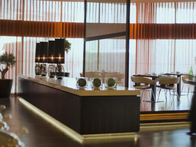 Centro Capital Centre 9