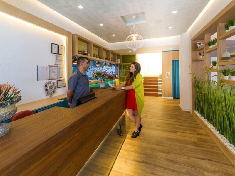 Honeymoon Beach Hotel 13