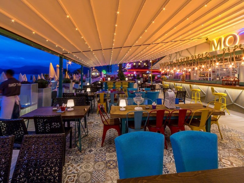 Honeymoon Beach Hotel 15