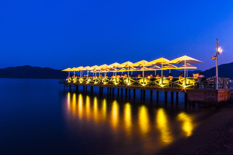 Honeymoon Beach Hotel 4