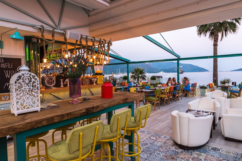 Honeymoon Beach Hotel 5