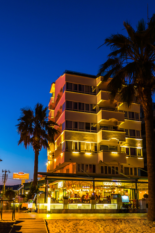 Honeymoon Beach Hotel 2